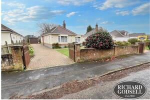 Picture #0 of Property #1710781641 in Highcliffe  Christchurch BH23 5LS