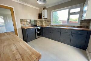 Picture #5 of Property #1713102231 in Benlease Way, Swanage BH19 2SZ