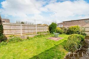 Picture #2 of Property #1722360741 in Meadow Close, Ringwood BH24 1RX