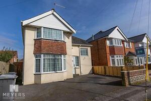 Picture #0 of Property #172258768 in King George Avenue, Moordown BH9 1TX
