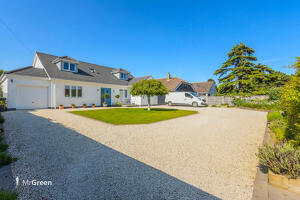 Picture #7 of Property #1725502341 in Branders Lane, Wick, Southbourne, Bournemouth BH6 4LL