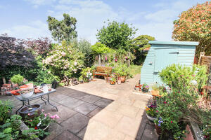 Picture #1 of Property #1726507131 in Portland Road, Bournemouth BH9 1NG