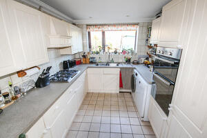 Picture #17 of Property #1726507131 in Portland Road, Bournemouth BH9 1NG