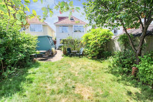 Picture #5 of Property #1726507131 in Portland Road, Bournemouth BH9 1NG