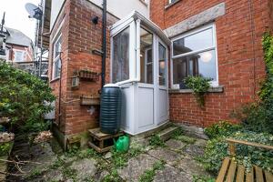 Picture #7 of Property #1728278541 in Queens Road, Swanage BH19 2EQ