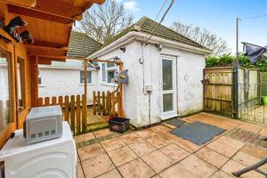 Picture #11 of Property #1729878441 in Romsey Road, Cadnam, Southampton SO40 2NY