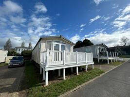 Picture #1 of Property #1730611641 in Rockley Park, Harbour View, Poole BH15 4LZ
