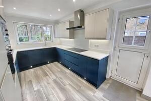 Picture #7 of Property #1730755641 in St Leonards BH24 2QX
