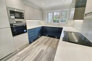 Picture #8 of Property #1730755641 in St Leonards BH24 2QX