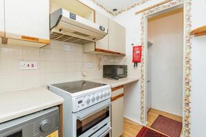 Picture #10 of Property #1731765441 in Kingsley Gardens, Totton, Southampton SO40 8ET
