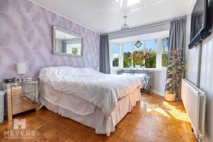 Picture #8 of Property #1735110741 in Parkway Drive, Queens Park BH8 9JW