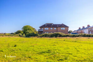 Picture #0 of Property #1735339731 in Wicklea Road, Wick, Southbourne, Bournemouth BH6 4LP