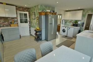 Picture #7 of Property #1740480441 in Central Avenue, Corfe Mullen, BH21 3JE BH21 3JD
