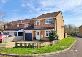 Picture #0 of Property #1746065541 in Dorland Gardens, West Totton SO40 8WR