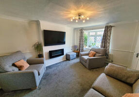 Picture #2 of Property #1746065541 in Dorland Gardens, West Totton SO40 8WR