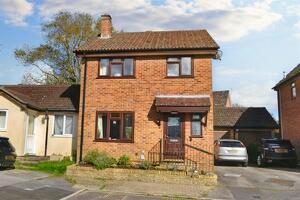 Picture #0 of Property #1746889641 in Verwood BH31 6DH