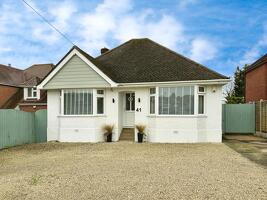 Picture #0 of Property #1749348441 in Old Farm Road, Poole BH15 3LL