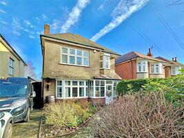 Picture #0 of Property #1750179441 in Ravenscourt Road, Bournemouth BH6 5EF