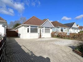 Picture #0 of Property #1750917441 in Palmer Road, Oakdale , Poole BH15 3AS