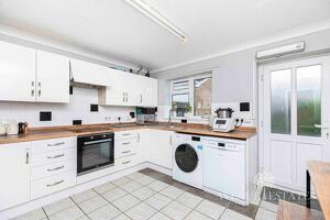 Picture #1 of Property #1761709341 in Evelyn Road, Bournemouth BH9 1ST