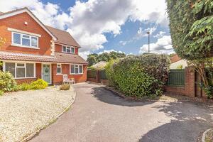Picture #23 of Property #1762606731 in Goldfinch Road, Poole BH17 7TD