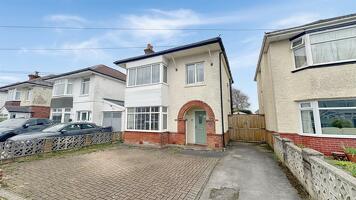 Picture #0 of Property #1769425641 in Southill Road, Moordown, Bournemouth BH9 1RL