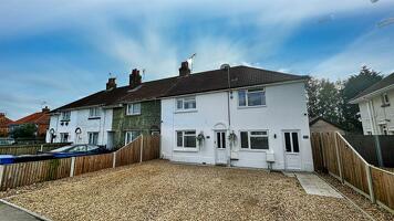 Picture #0 of Property #1773316641 in Coles Avenue, Hamworthy, Poole BH15 4HJ
