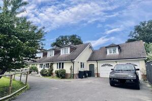Picture #1 of Property #1774026441 in Howe Lane, Verwood BH31 6JF