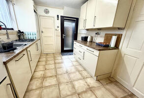 Picture #5 of Property #1786937541 in Anstey Road BH11 9HE