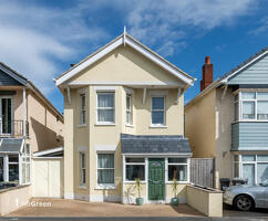 Picture #1 of Property #1787014041 in Paisley Road, Southbourne BH6 5EE