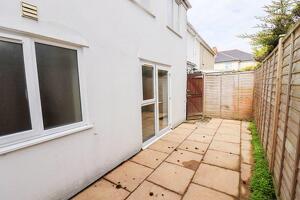 Picture #4 of Property #1787089521 in Christchurch Town Centre. BH23 1DB