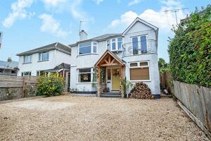 Picture #0 of Property #1791181641 in Victoria Avenue, Swanage BH19 1AR