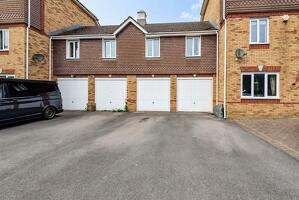 Picture #13 of Property #1793502441 in Barberry Drive, Totton SO40 8XY