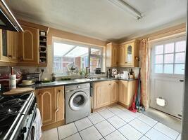 Picture #2 of Property #1797873921 in Clive Road, Highcliffe On Sea, Christchurch BH23 4NX