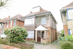 Picture #0 of Property #1804636641 in Cowper Road, Bournemouth BH9 2UJ