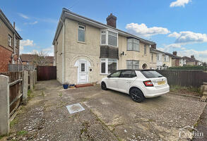 Picture #10 of Property #1810962441 in Heaton Road, Ensbury Park BH10 5HW