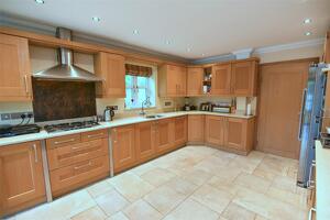 Picture #12 of Property #1813215441 in Park Homer Road, Colehill, Wimborne BH21 2SP