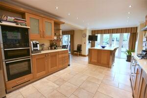 Picture #3 of Property #1813215441 in Park Homer Road, Colehill, Wimborne BH21 2SP