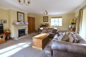 Picture #4 of Property #1813215441 in Park Homer Road, Colehill, Wimborne BH21 2SP