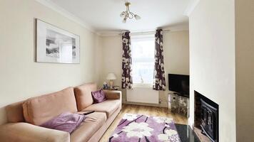 Picture #3 of Property #1814992641 in Stanley Road, Poole BH15 1QY