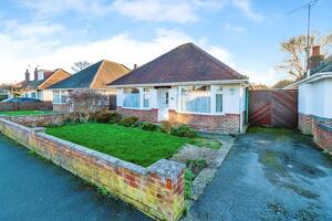 Picture #0 of Property #1817667441 in Hammonds Way, Totton, Southampton SO40 3HE