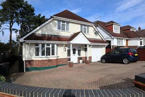 Picture #0 of Property #1825164741 in Hillcrest Road, Corfe Mullen, Wimborne BH21 3LX