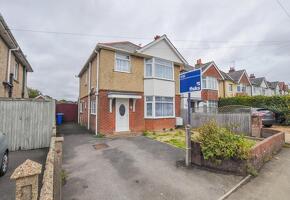 Picture #8 of Property #1825410141 in Wimborne Road, Poole BH15 3EG
