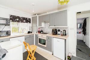 Picture #1 of Property #1828045641 in Thatched Cottage Park, Southampton Road, Lyndhurst SO43 7BW