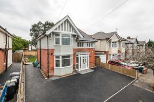 Picture #0 of Property #1834141341 in Fitzharris Avenue, Bournemouth BH9 1BZ