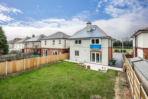 Picture #5 of Property #1834141341 in Fitzharris Avenue, Bournemouth BH9 1BZ