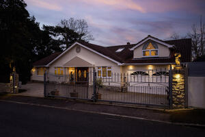 Picture #0 of Property #1835611641 in Canford Cliffs Road, Poole BH13 7AE
