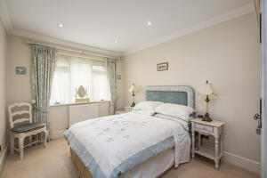 Picture #13 of Property #1835611641 in Canford Cliffs Road, Poole BH13 7AE