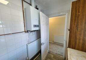 Picture #16 of Property #1843955541 in Barnsfield Crescent, Totton SO40 8BW