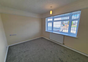 Picture #18 of Property #1843955541 in Barnsfield Crescent, Totton SO40 8BW